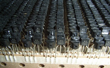 https://www.m3-tec.com/sites/m3-tec.com/files/revslider/image/1275606502_upimg602_TRANSISTORS-19806.jpg